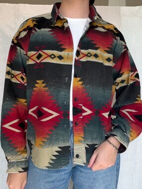 vintage woolrich aztec western button up 100% cotton fits size S-M